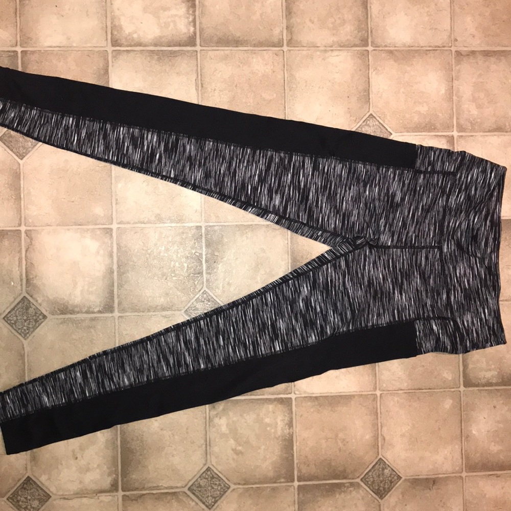 Black & White Leggings with Pockets